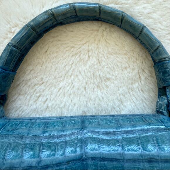 Nancy Gonzalez Flap Pocket Bag Crocodile Medium Retail 2200$ - Picture 4 of 10